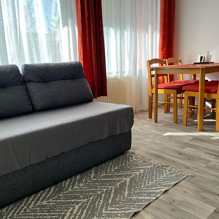 Centr00M Apartman Dunafoldvar Luaran gambar